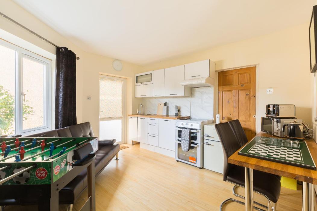 Umbrella Properties Private Apartment Birmingham Bagian luar foto