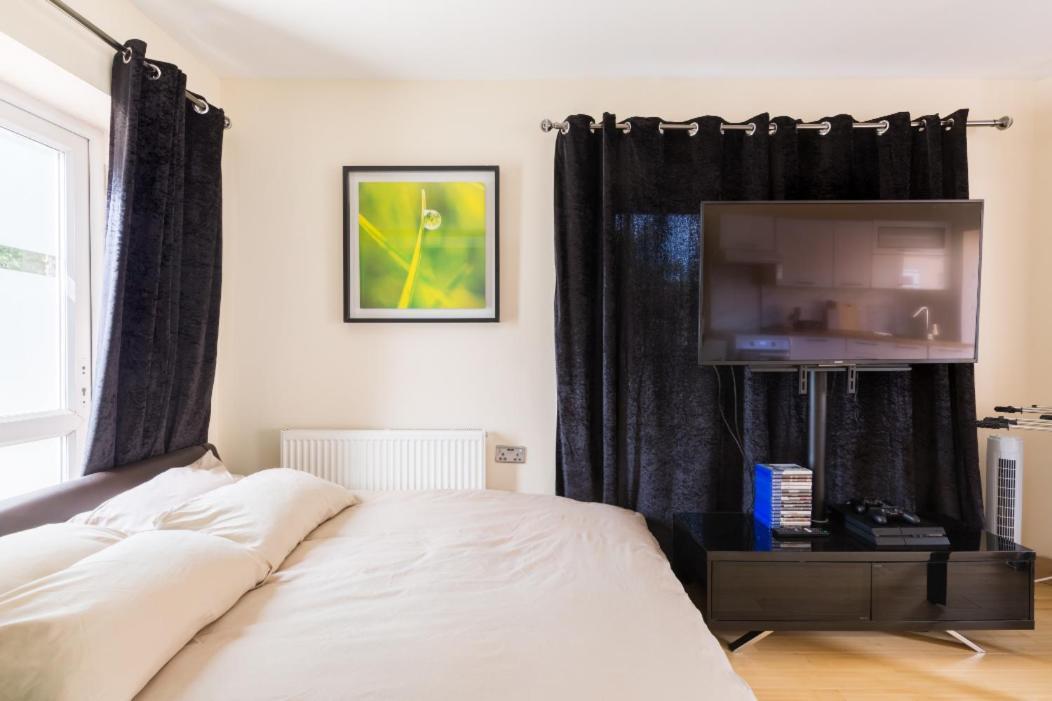 Umbrella Properties Private Apartment Birmingham Bagian luar foto