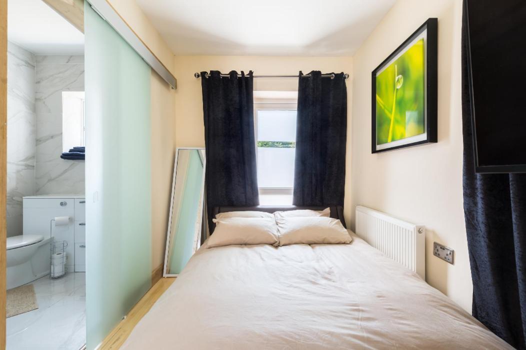 Umbrella Properties Private Apartment Birmingham Bagian luar foto
