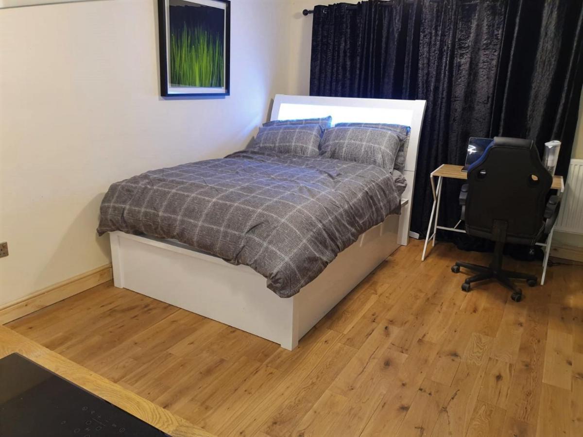 Umbrella Properties Private Apartment Birmingham Bagian luar foto
