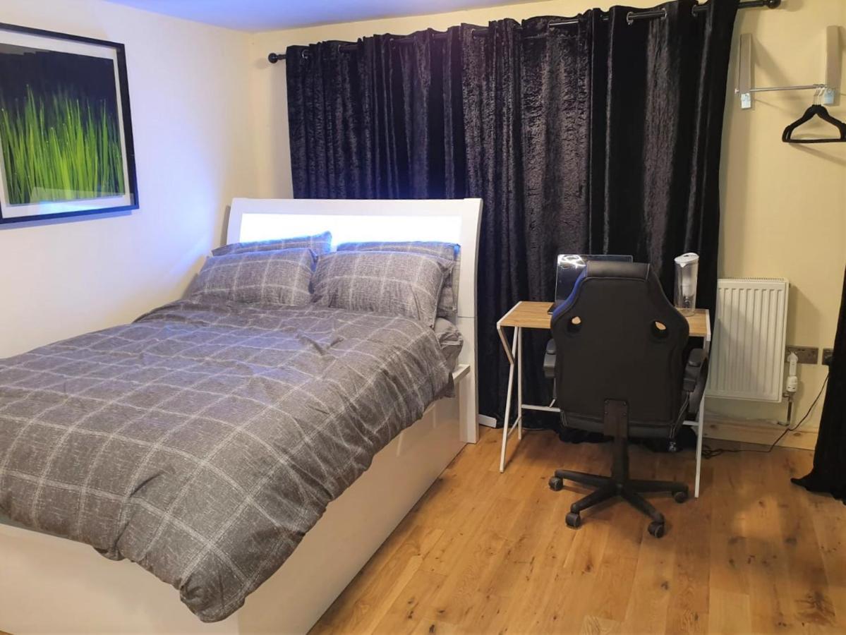Umbrella Properties Private Apartment Birmingham Bagian luar foto