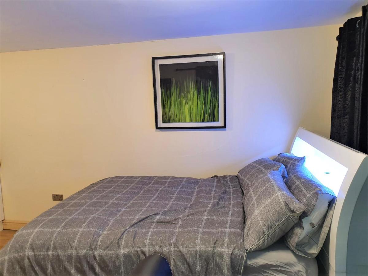 Umbrella Properties Private Apartment Birmingham Bagian luar foto