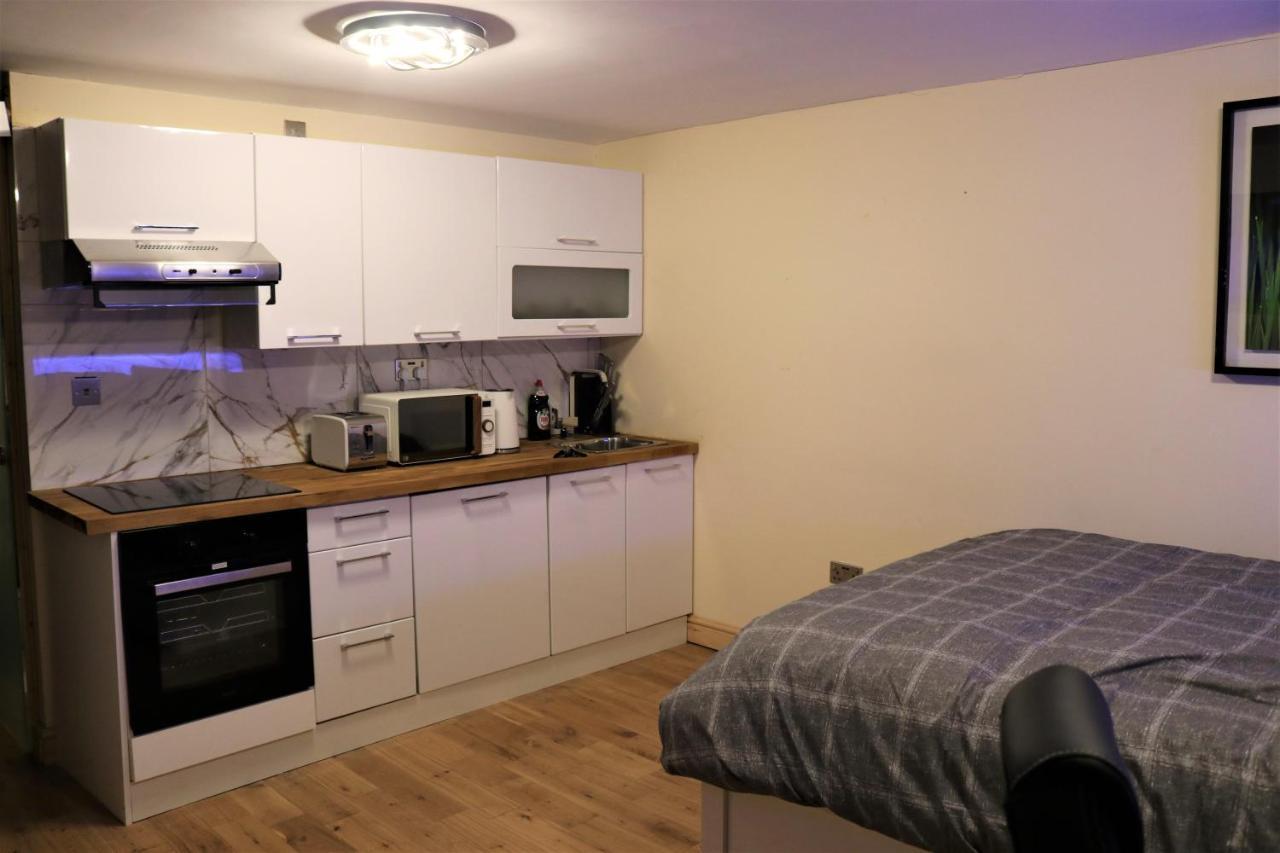 Umbrella Properties Private Apartment Birmingham Bagian luar foto