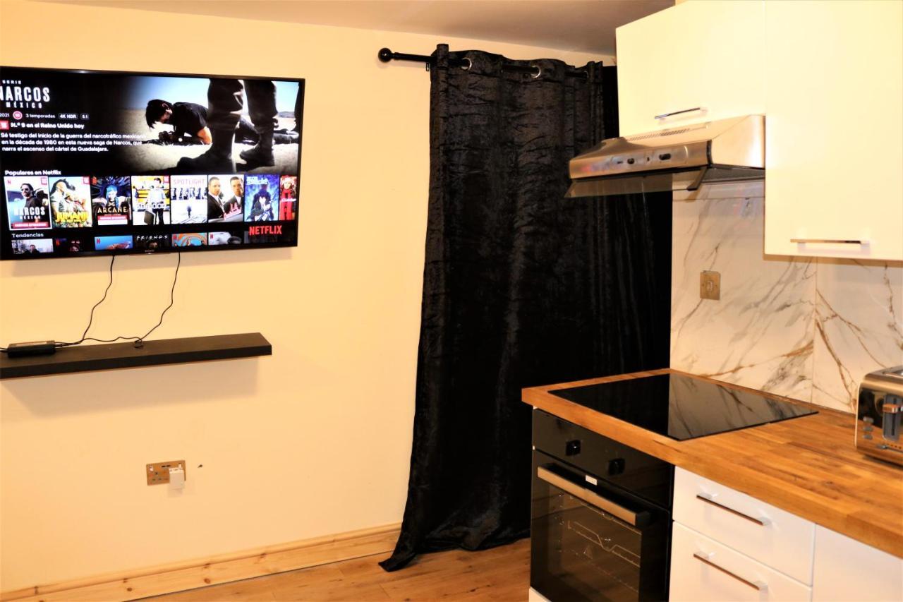 Umbrella Properties Private Apartment Birmingham Bagian luar foto