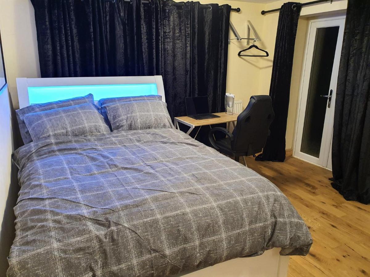 Umbrella Properties Private Apartment Birmingham Bagian luar foto