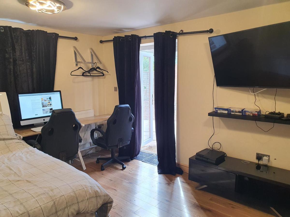Umbrella Properties Private Apartment Birmingham Bagian luar foto