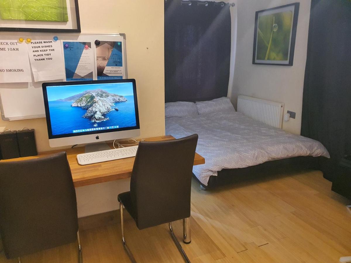 Umbrella Properties Private Apartment Birmingham Bagian luar foto