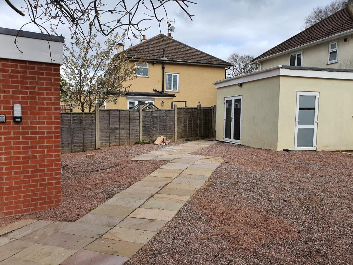 Umbrella Properties Private Apartment Birmingham Bagian luar foto