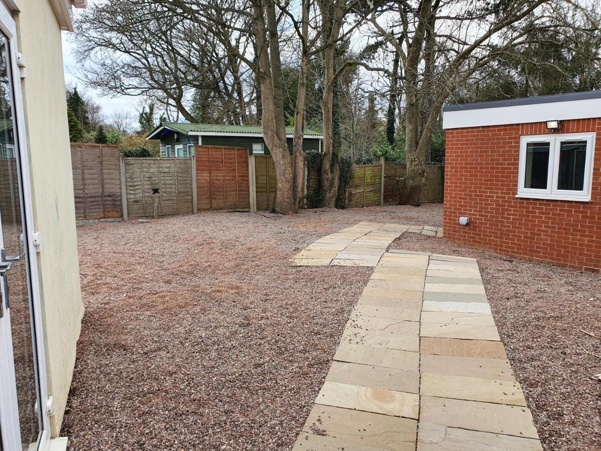 Umbrella Properties Private Apartment Birmingham Bagian luar foto